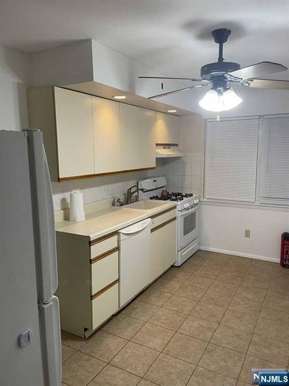 Little Ferry, NJ 07643,60 Maiden LN #2