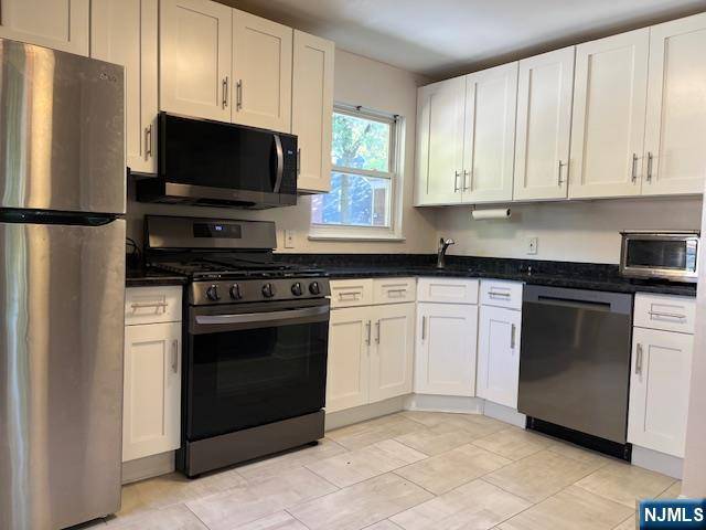 Leonia, NJ 07605,533B Grand AVE