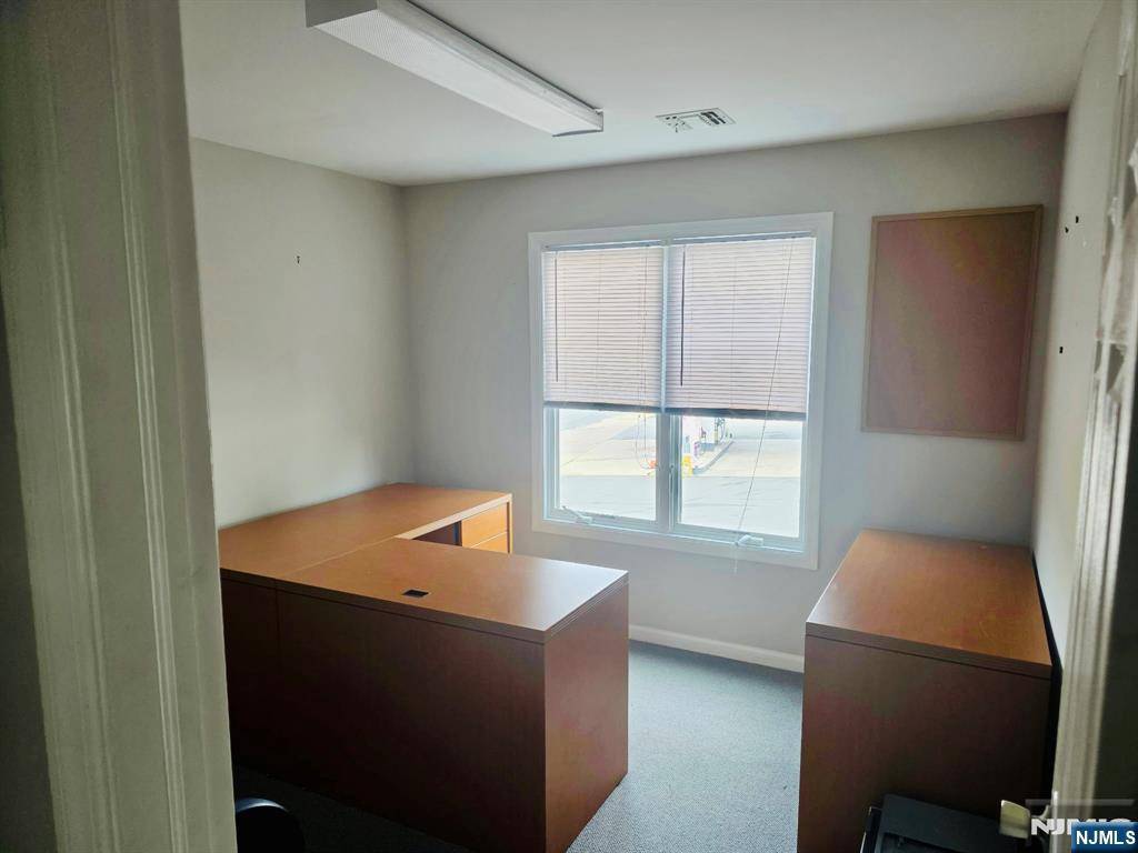 Lyndhurst, NJ 07071,22 Ridge RD #2nd Floor