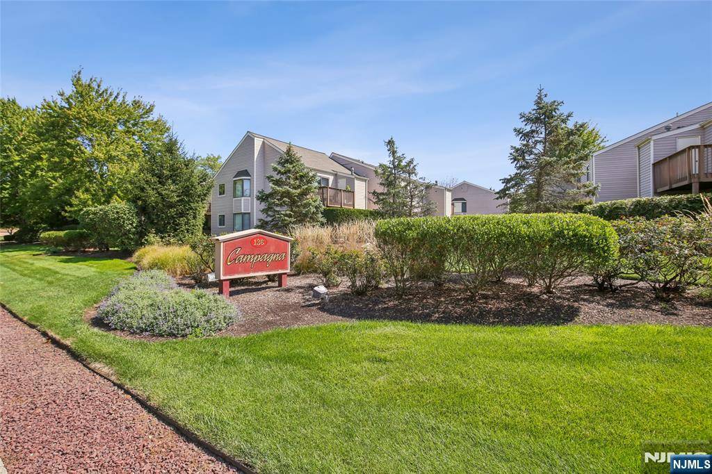 Montville Township, NJ 07045,136 Changebridge RD #B8