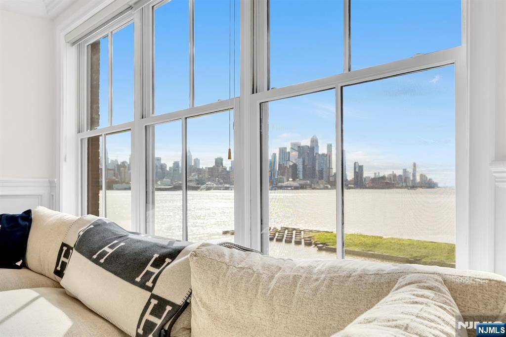 West New York, NJ 07093,22 Ave At Port Imperial #403