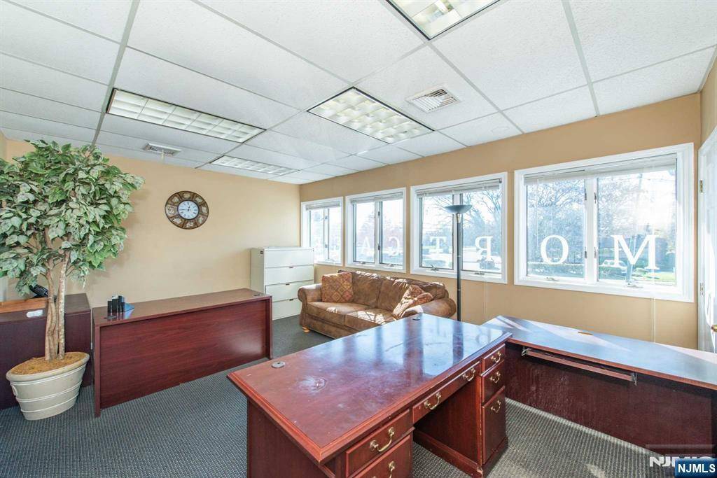 Fairfield, NJ 07004,435-437 Hollywood AVE #8