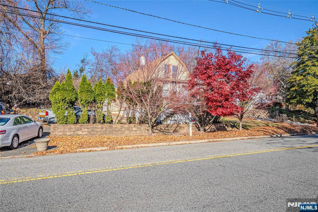 North Haledon, NJ 07508,69 Linda Vista AVE