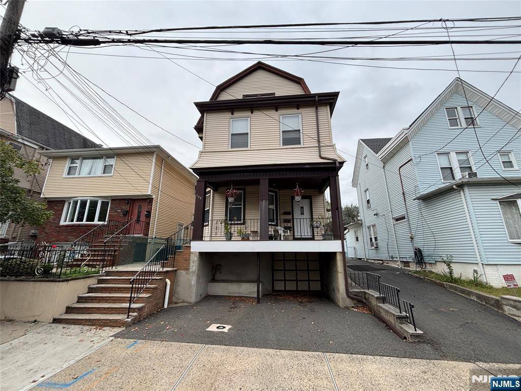 Kearny, NJ 07032,359 Elm ST #3