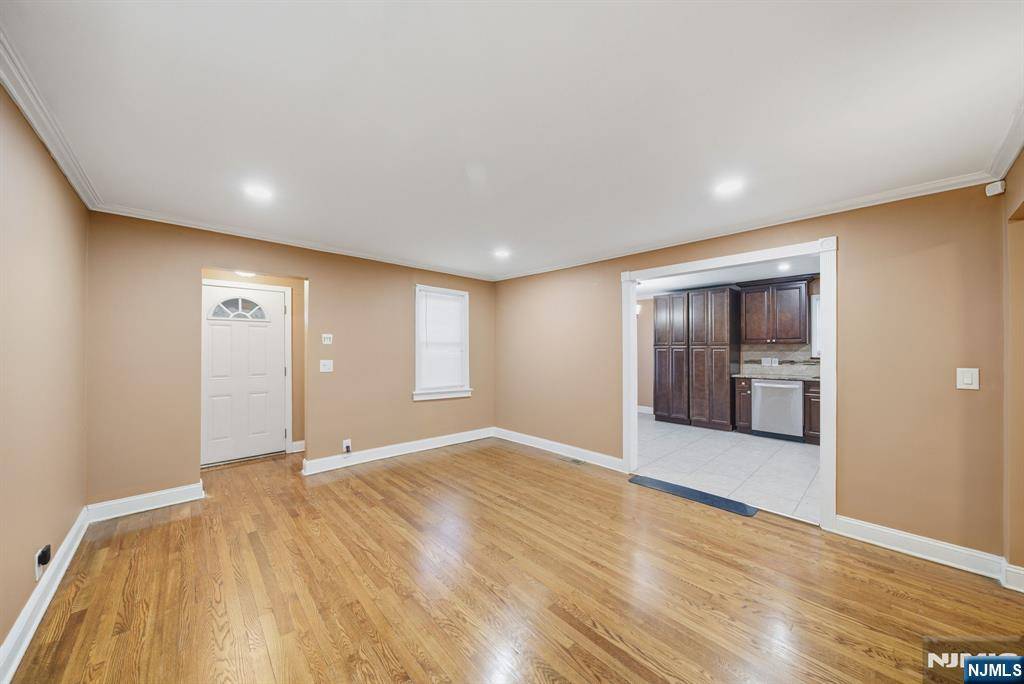 Paterson, NJ 07513,652 32nd ST
