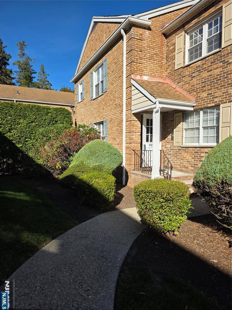 Oradell, NJ 07649,590A Center ST #6