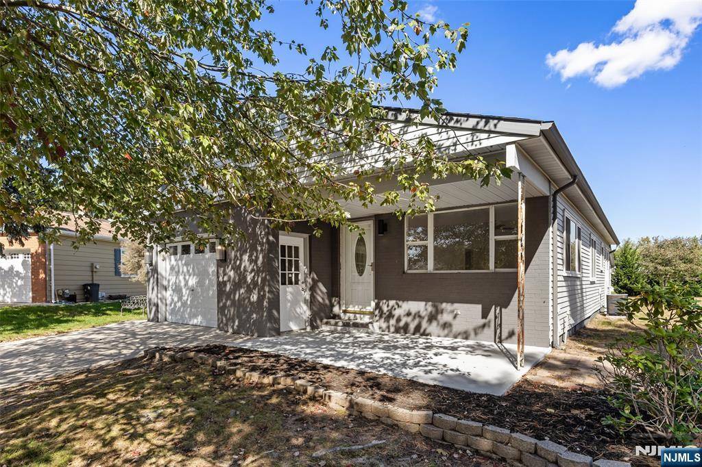 Toms River, NJ 08757,5 Saint Andrews CT