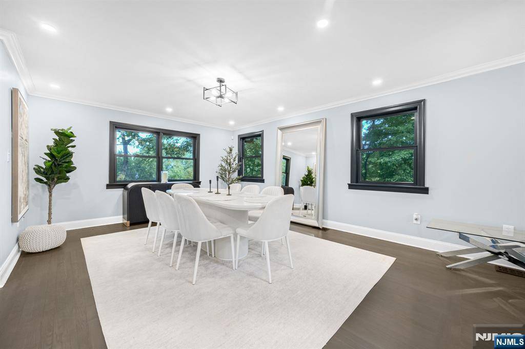 Caldwell, NJ 07006,160 Grandview AVE