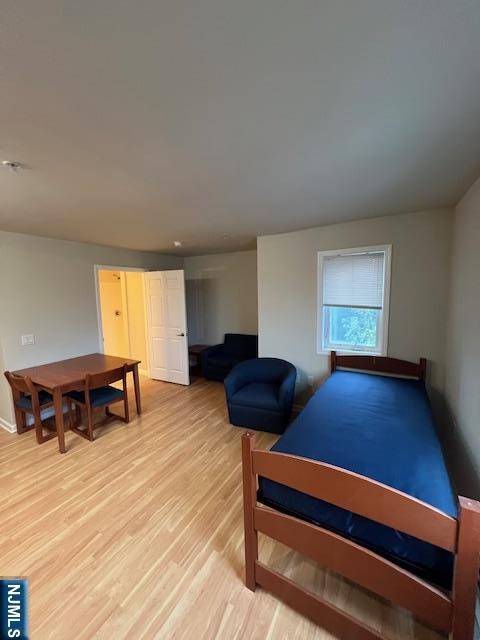 Paterson, NJ 07503,169 Barclay ST #106
