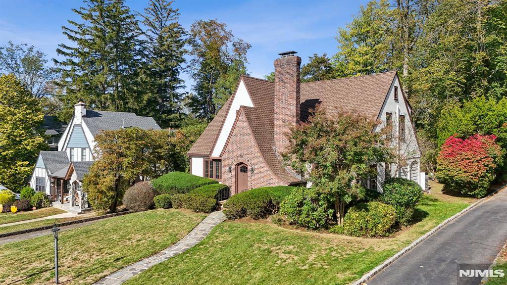 Verona, NJ 07044,10 Randolph PL