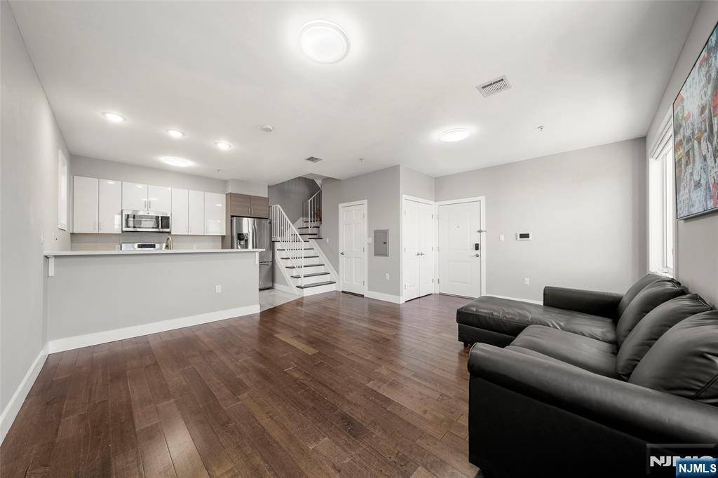 North Bergen, NJ 07047,1432 46th ST