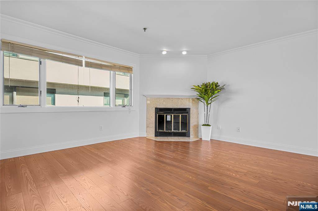 Fort Lee, NJ 07024,1317 15th ST #1317