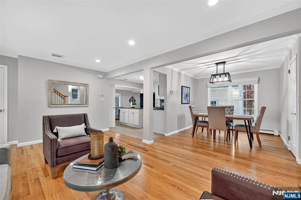 Ramsey, NJ 07446,3 Anne AVE