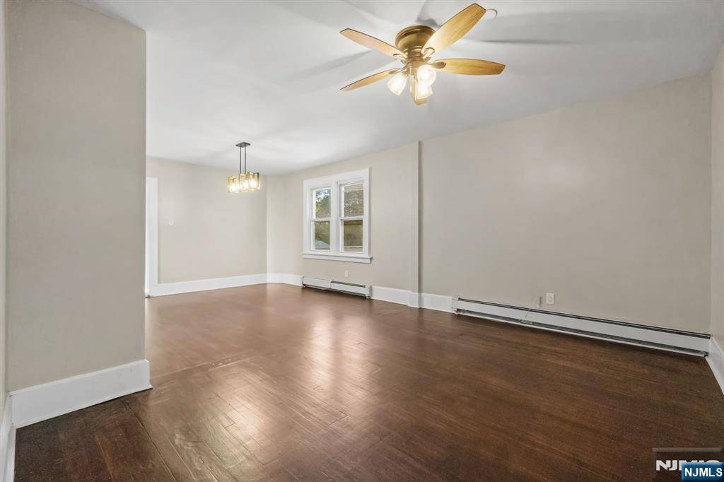 Maplewood, NJ 07040,26 Van Ness TER