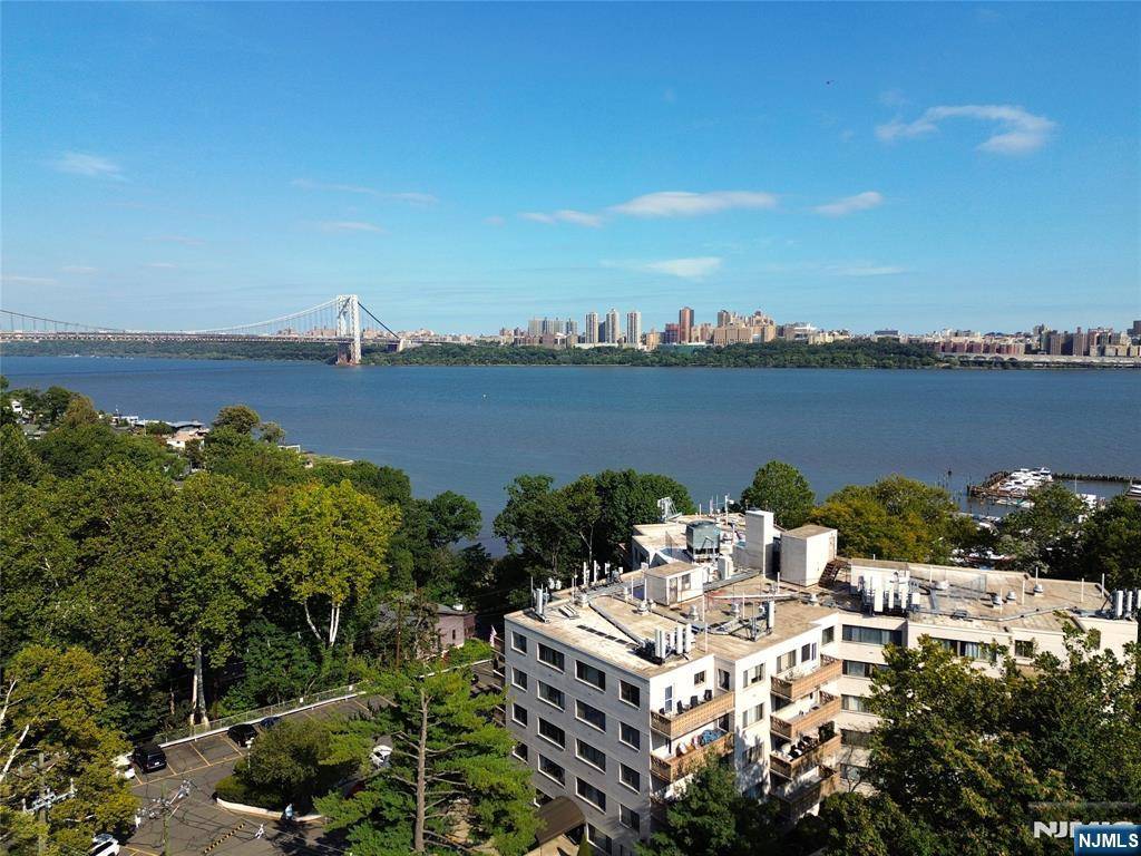 Edgewater, NJ 07020,1375 River #LG