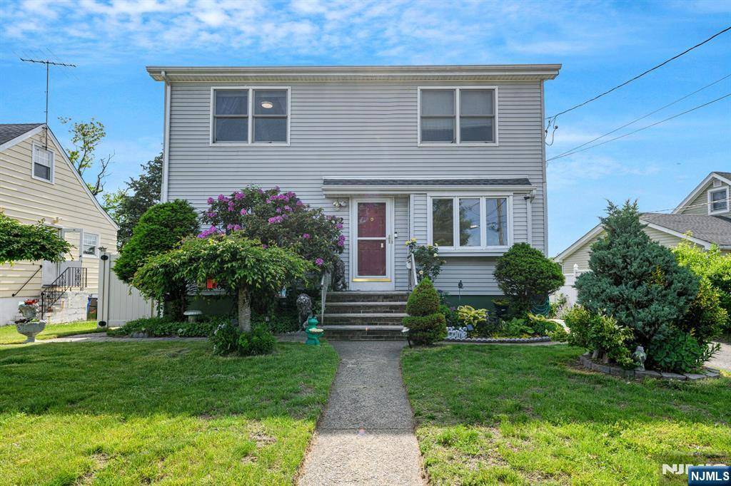 Elmwood Park, NJ 07407,12 Streuli CT