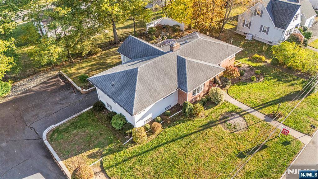 West Caldwell, NJ 07006,60 Richard AVE
