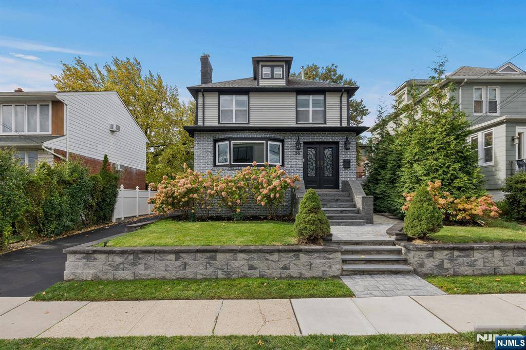 Cliffside Park, NJ 07010,54 Lawton AVE