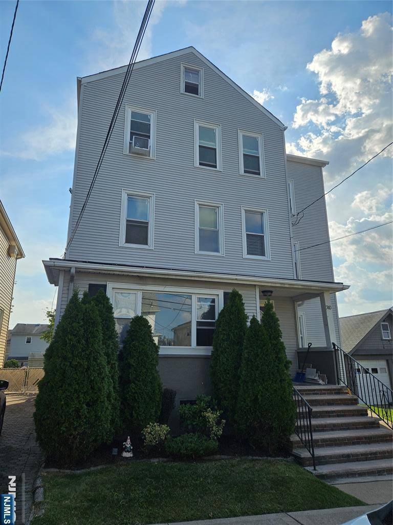 Lyndhurst, NJ 07071,740 Lake AVE #3