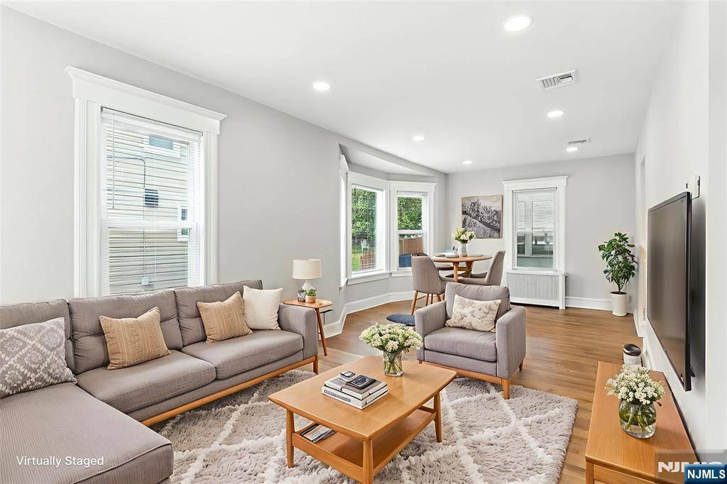 West Orange, NJ 07052,45 Oakridge RD