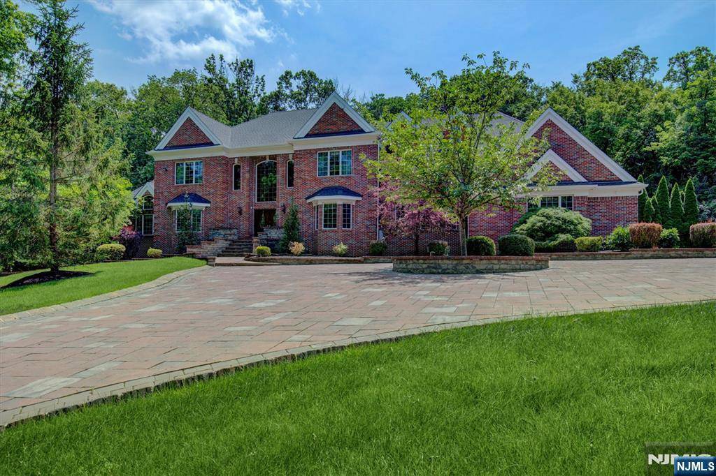 Bernards, NJ 07920,27 Parkwood LN