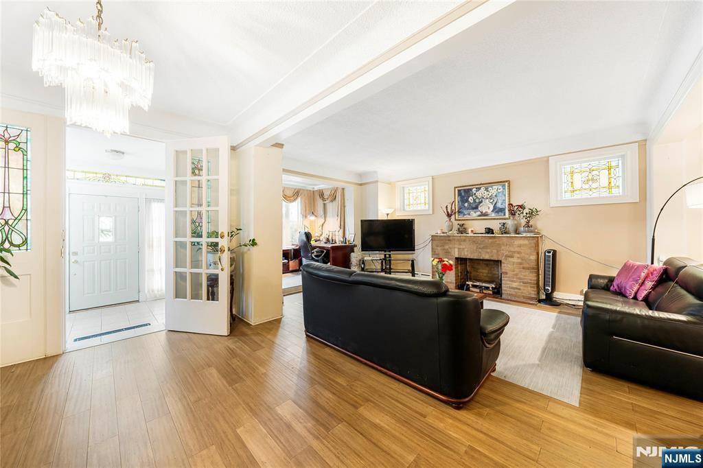 North Bergen, NJ 07047,413 76th ST