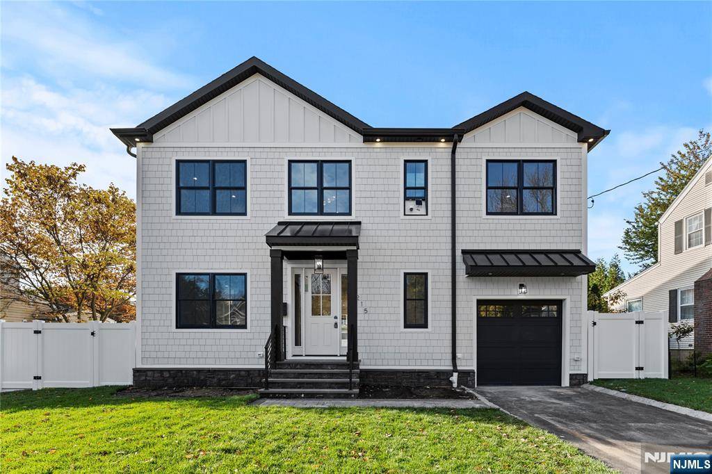 River Edge, NJ 07661,215 Kensington RD