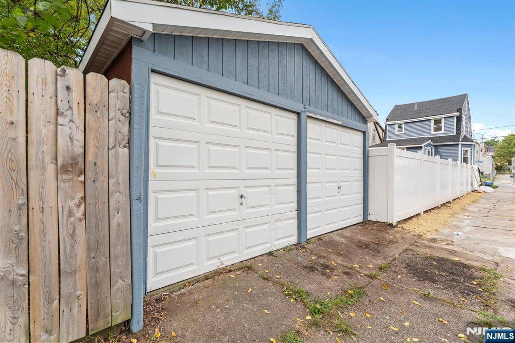 Irvington, NJ 07111,140 Brookside AVE