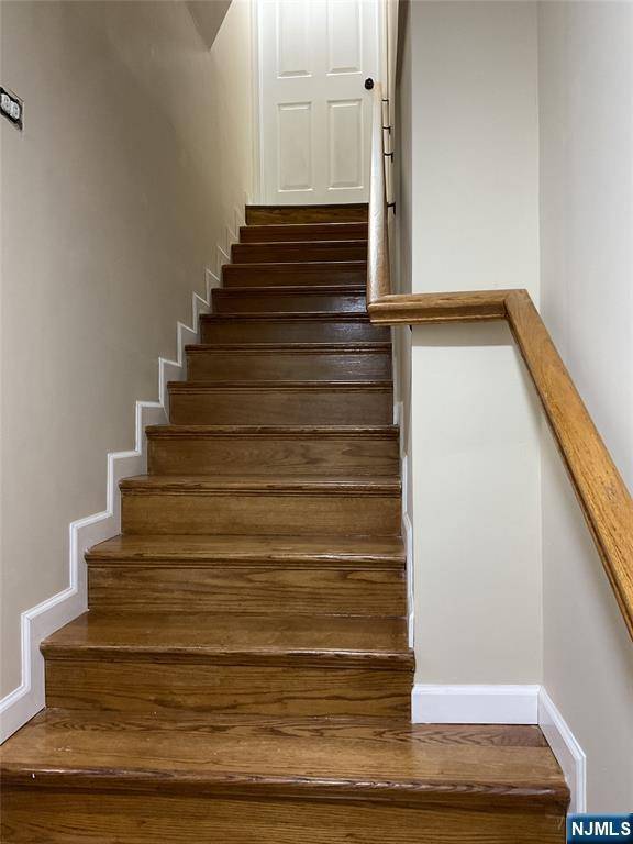 Paterson, NJ 07503,184 Alabama AVE #2