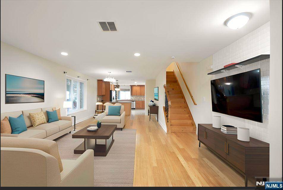 Hackensack, NJ 07601,12 Pulaski PL #A