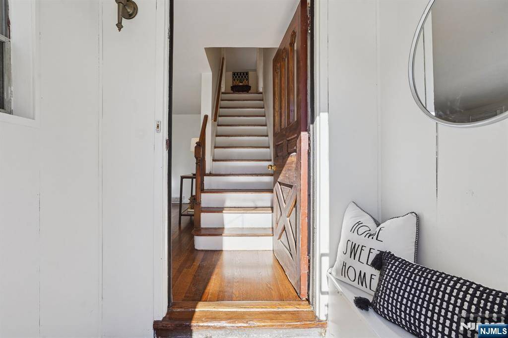 West Orange, NJ 07052,37 Mayfair DR