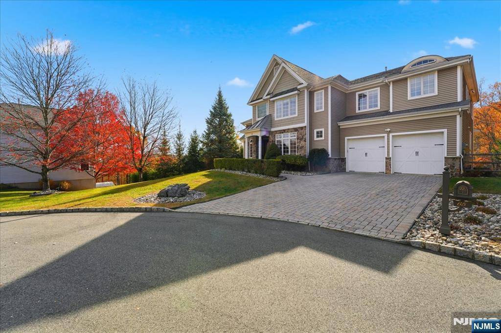 Oakland, NJ 07436,65 Overlook RDG