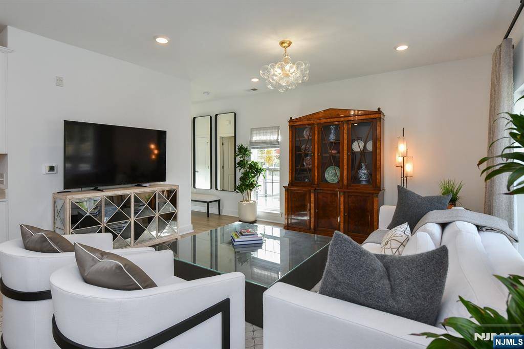 Little Falls, NJ 07424,58 Harvest WAY