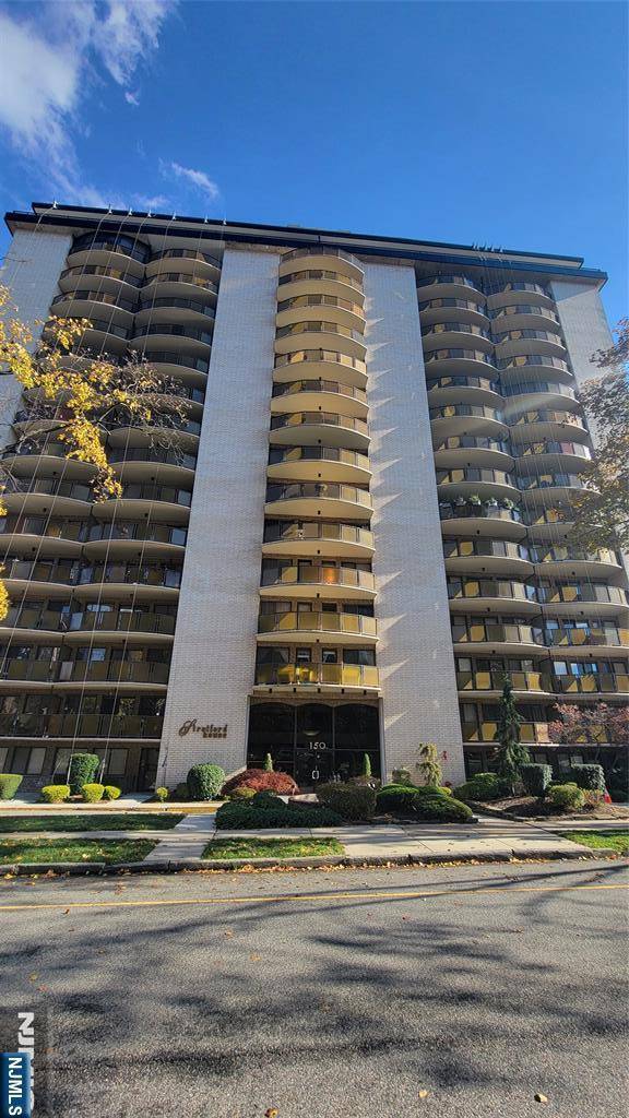 Hackensack, NJ 07601,150 Overlook #12E