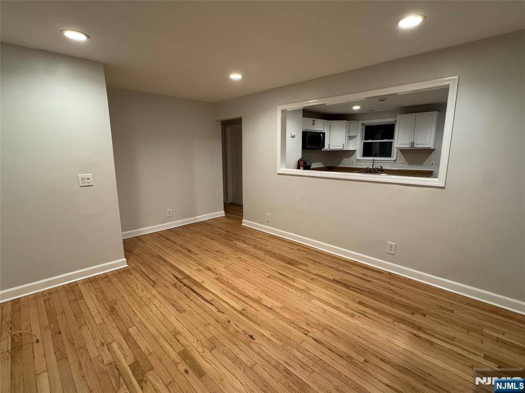 Little Falls, NJ 07424,2 Woodside AVE #1