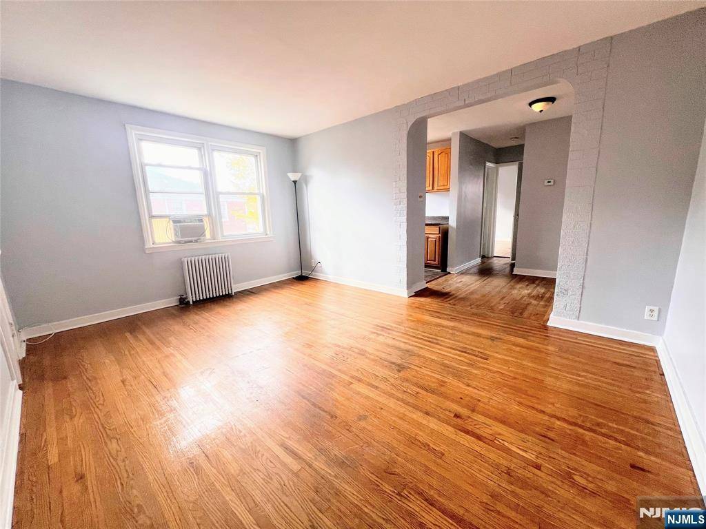 Belleville, NJ 07109,23 Carpenter TER