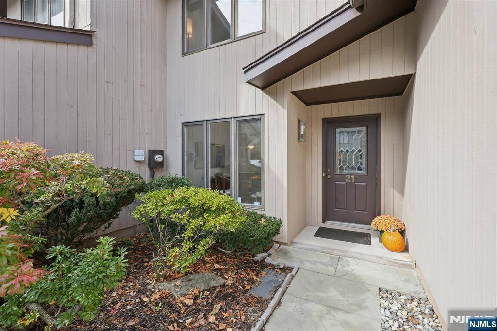 Woodland Park, NJ 07424,21 Cedar Wood TER #21