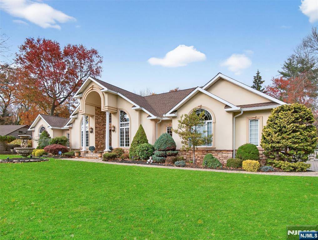 Hillsdale, NJ 07642,32 Chadwick RD