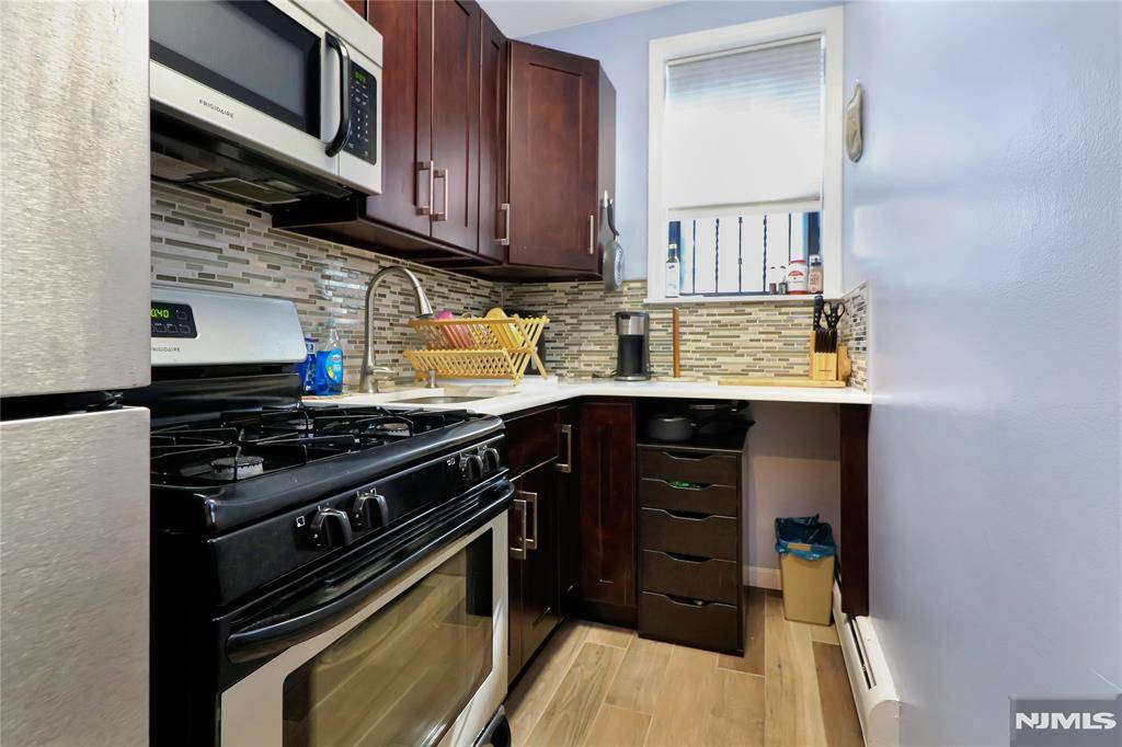 Weehawken, NJ 07086,963-965 Boulevard East #2-5