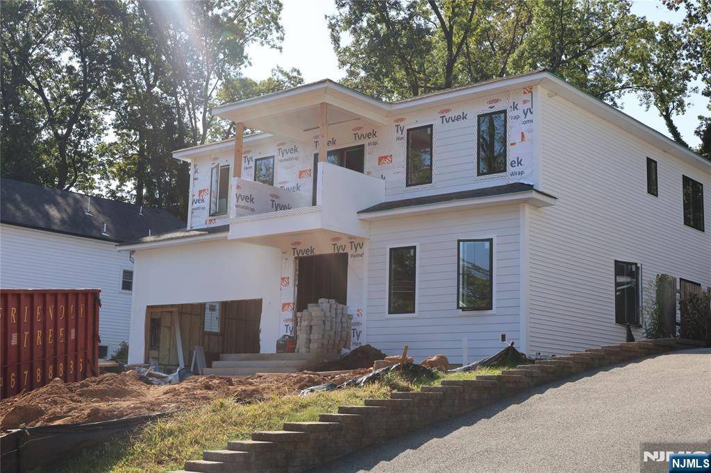 Livingston, NJ 07039,36 Crestview Hill RD