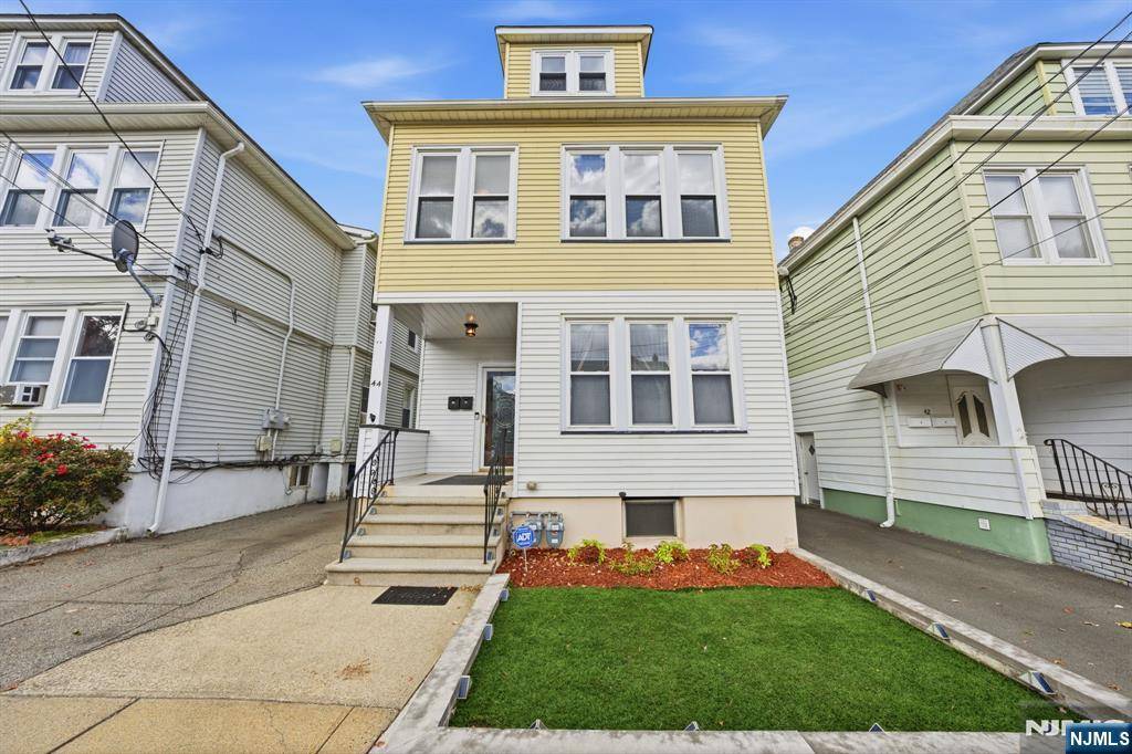 Clifton, NJ 07011,44 Piaget AVE