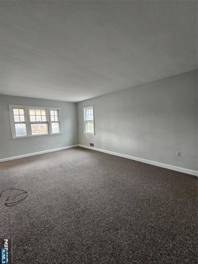 Bergenfield, NJ 07417,121 Prospect AVE