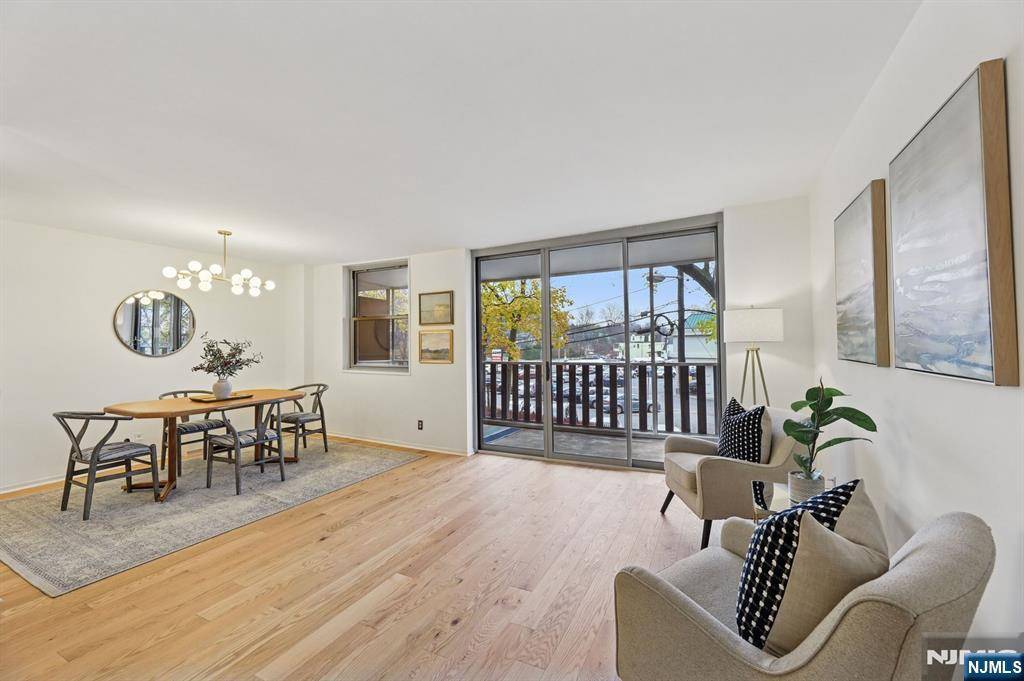 Montclair, NJ 07042,530 Valley RD #2G