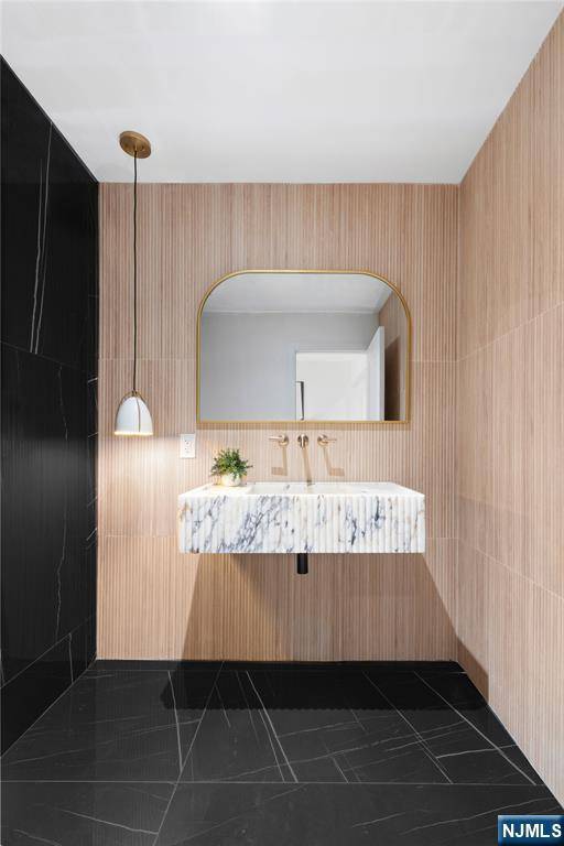 Morris Township, NJ 07960,183 Lake RD