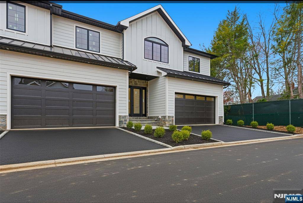 Demarest, NJ 07627,7 Cedar CT