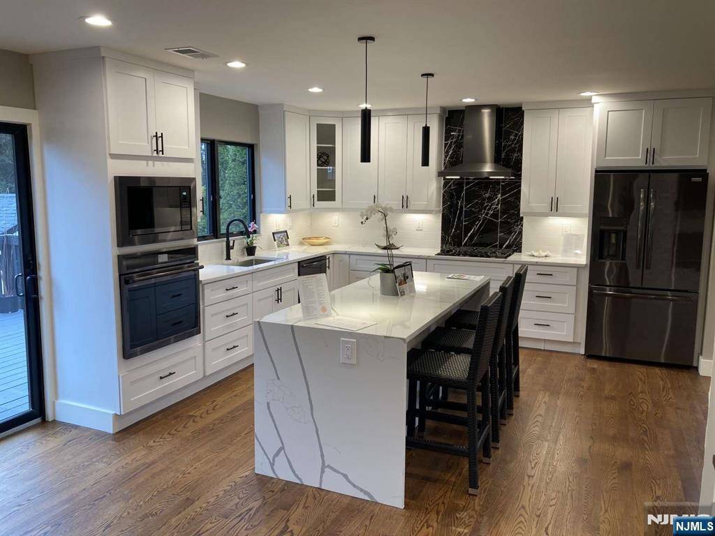 Fair Lawn, NJ 07410,61 Pomona AVE