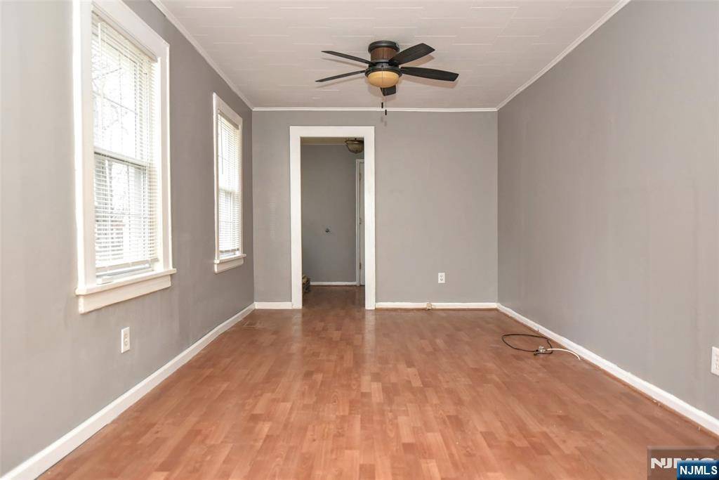 Waldwick, NJ 07463,34 Summit AVE