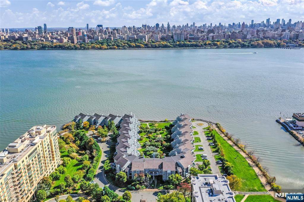 North Bergen, NJ 07047,14A Riverview #14A