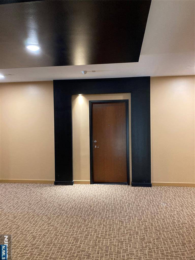 Cliffside Park, NJ 07010,209 Oakdene PL #204