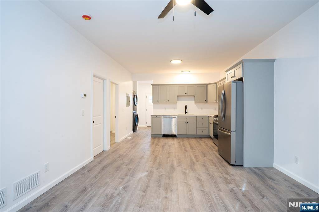 Paterson, NJ 07524,40 N York ST